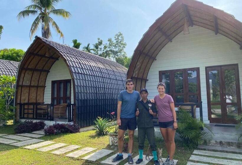 استراحتگاه Gino S Place   Guest House & Jungle Trekking