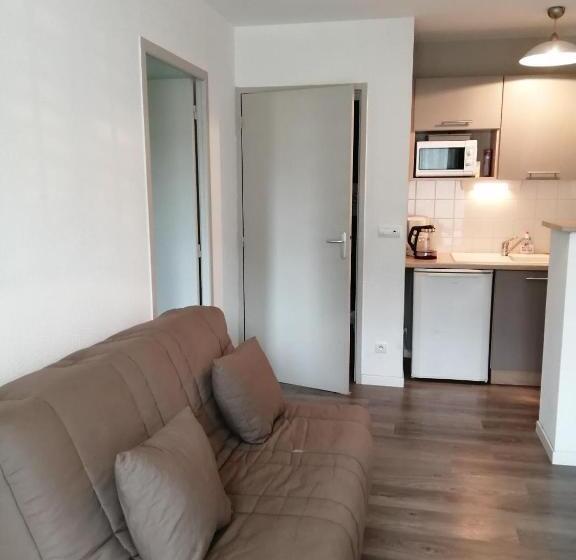 צימר Le Fleurhon 11 D Honfleur, T2 En Résidence Avec Piscine, Wifi Et Parking Gratuits