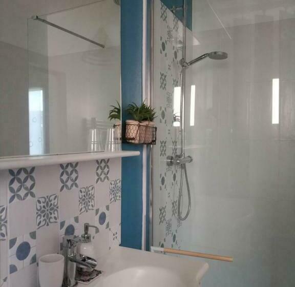 تختخواب و صبحانه Le Petit Patio