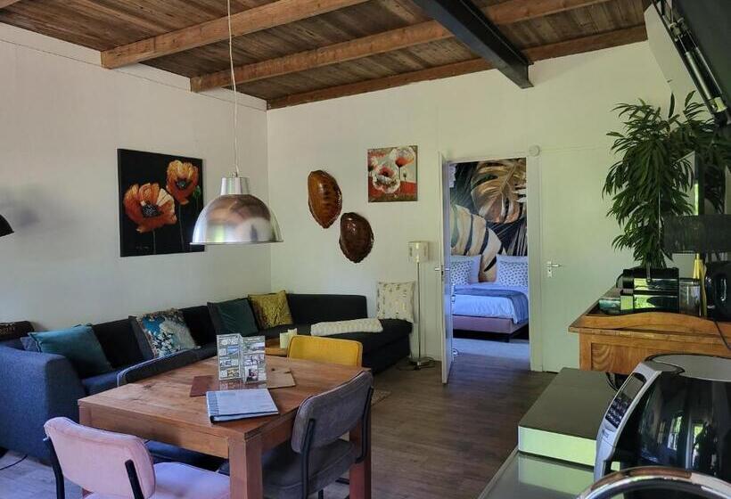 ベッドアンドブレックファースト Luxe Bloemenzicht 4 Personen, Bnb, 10 Minuten Van Zee