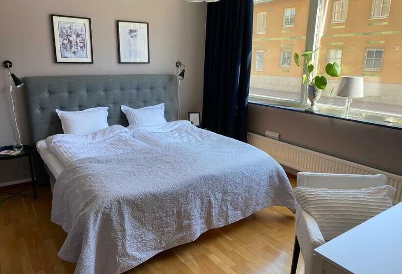 הוסטל På Hörnet Hotell
