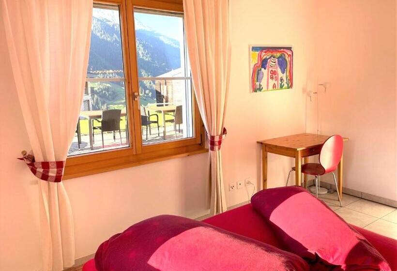 ベッドアンドブレックファースト Ferienwohnung Casa Ursin Val Lumnezia