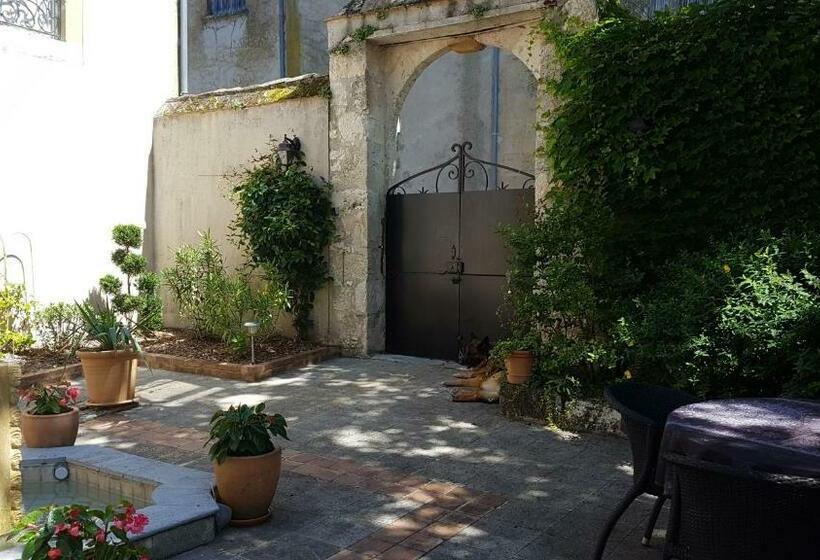 민박 Les Remparts De La Bastide