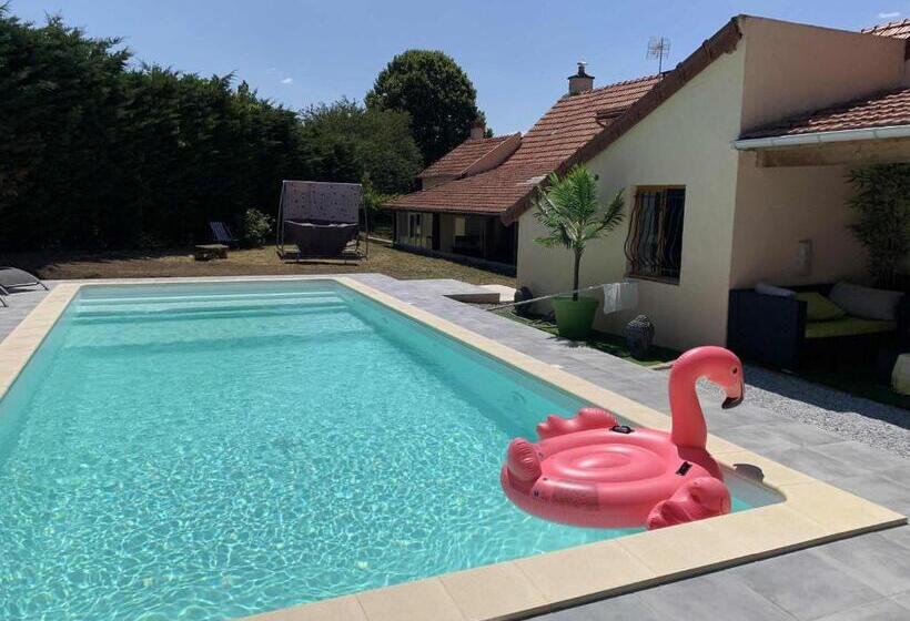住宿加早餐  Maison Piscine Et Jacuzzi