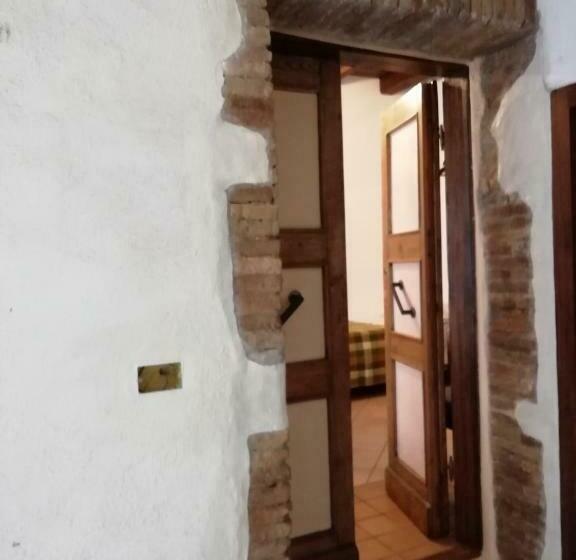 펜션 Il Cortile Del Castello