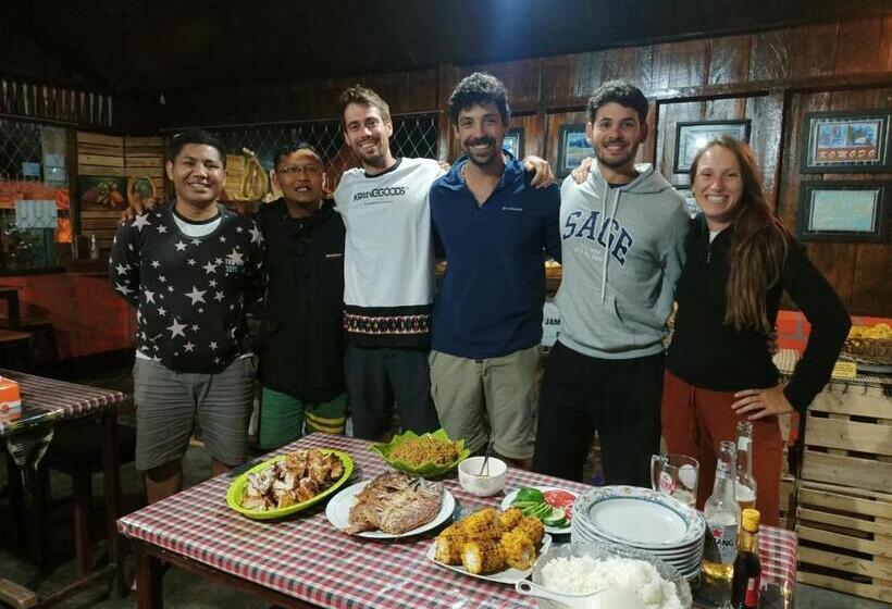 تختخواب و صبحانه Chacha Homestay & Dormitory