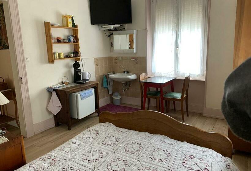 住宿加早餐  Chambre Arnica Lit 140 Wifi Sdb Partagée