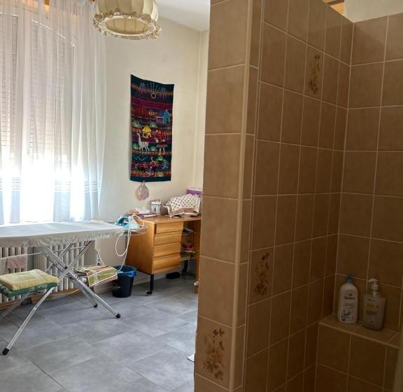 住宿加早餐  Chambre Arnica Lit 140 Wifi Sdb Partagée