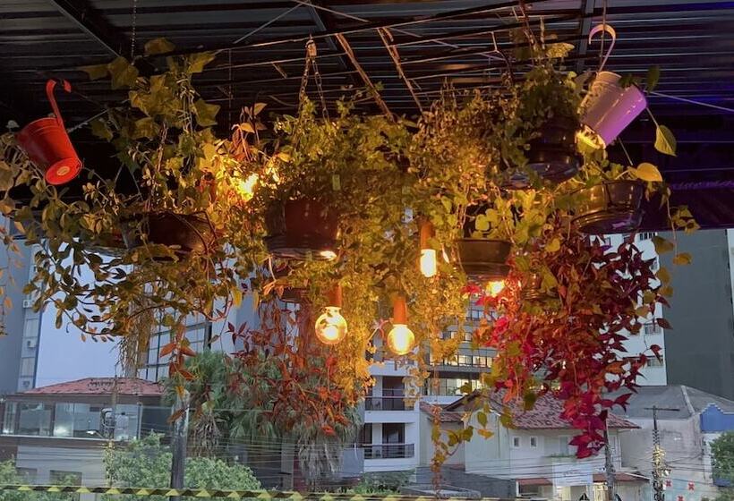 Esquina 8 Suítes Confort & Hostel