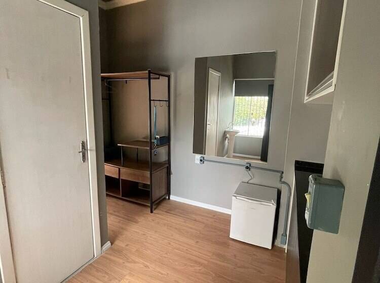 Esquina 8 Suítes Confort & Hostel