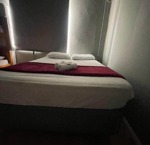 Esquina 8 Suítes Confort & Hostel