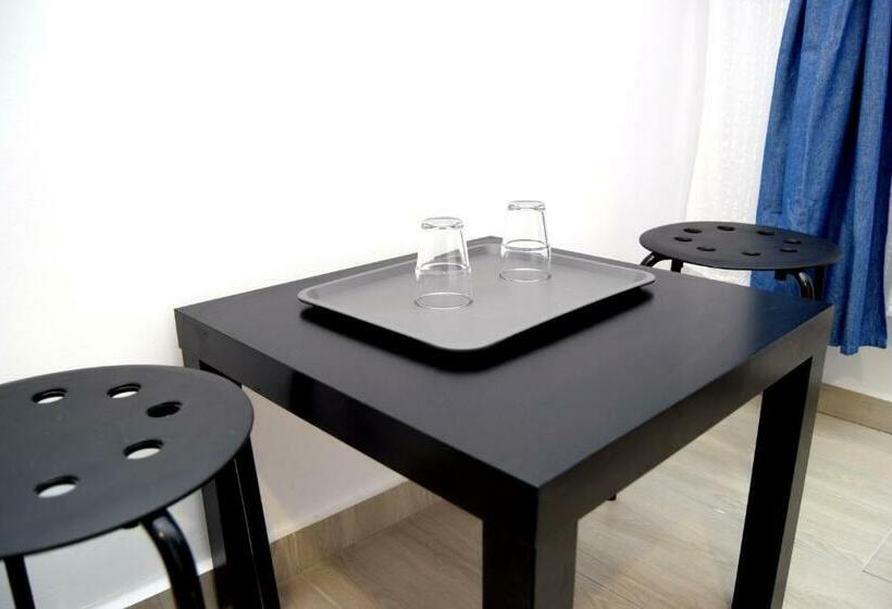 بنسيون Road Rooms