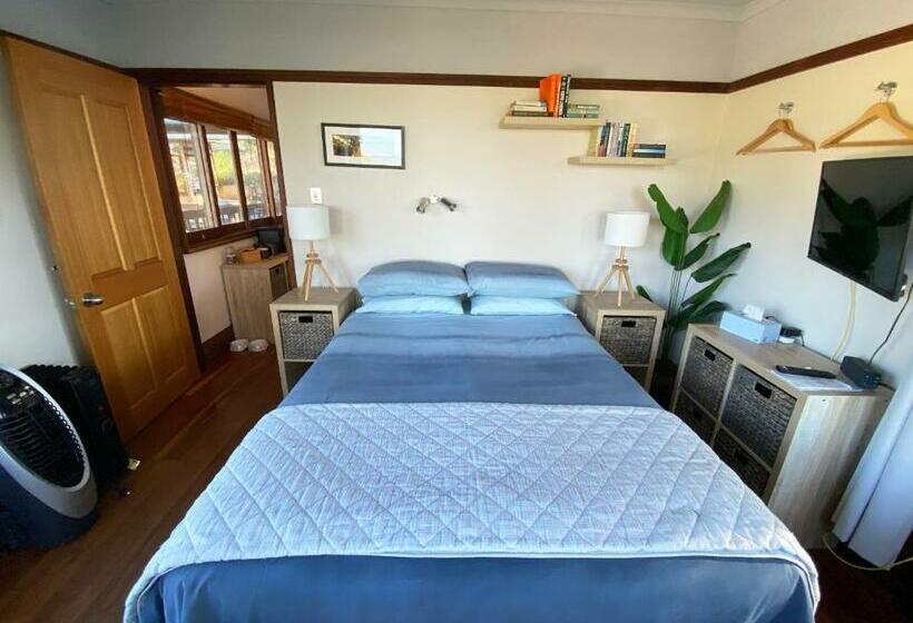 بنسيون The Pool House   Crescent Head   Stunning Ocean Views, Pet Friendly