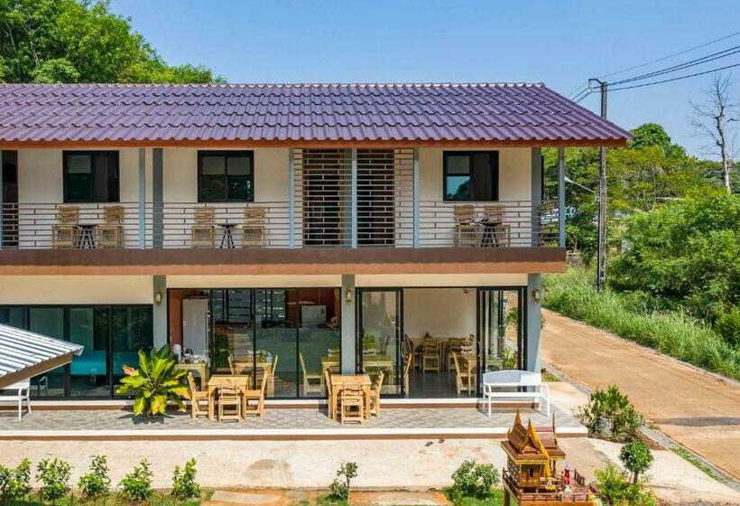 استراحتگاه Hanoii House