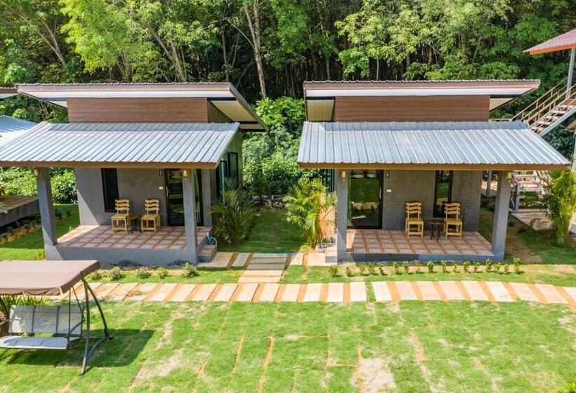استراحتگاه Hanoii House