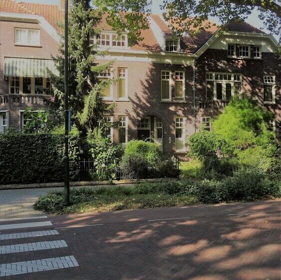 ベッドアンドブレックファースト Boutiquehotel Sycamore   Protected City View   Free Parking