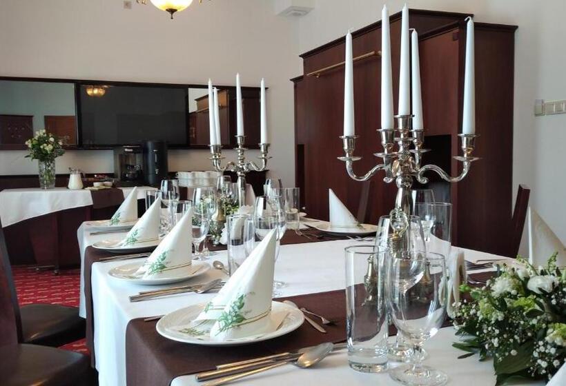 ホテル Dworek Magnat