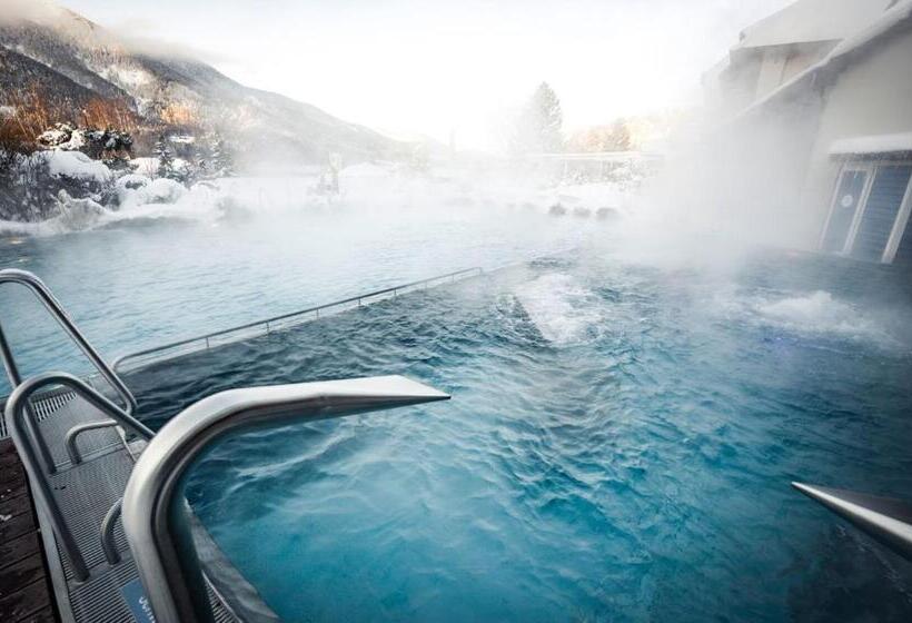 فندق Ebner S Waldhof Am See Resort & Spa