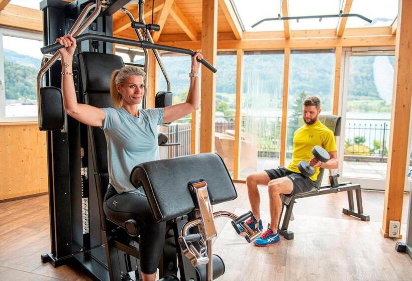 فندق Ebner S Waldhof Am See Resort & Spa