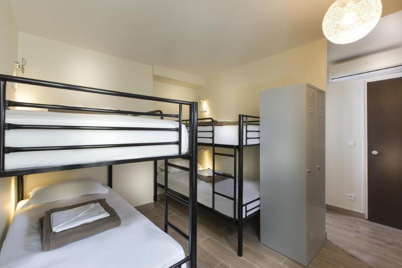 هتل Enjoy Hostel