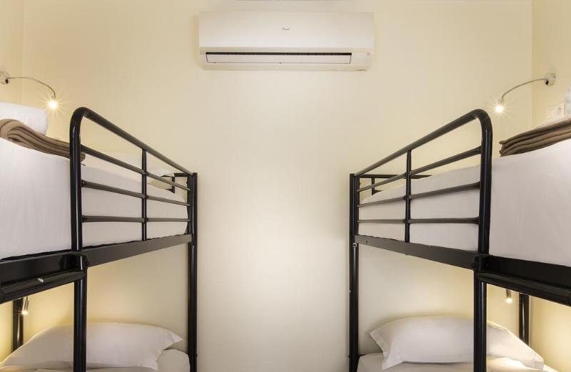 هتل Enjoy Hostel