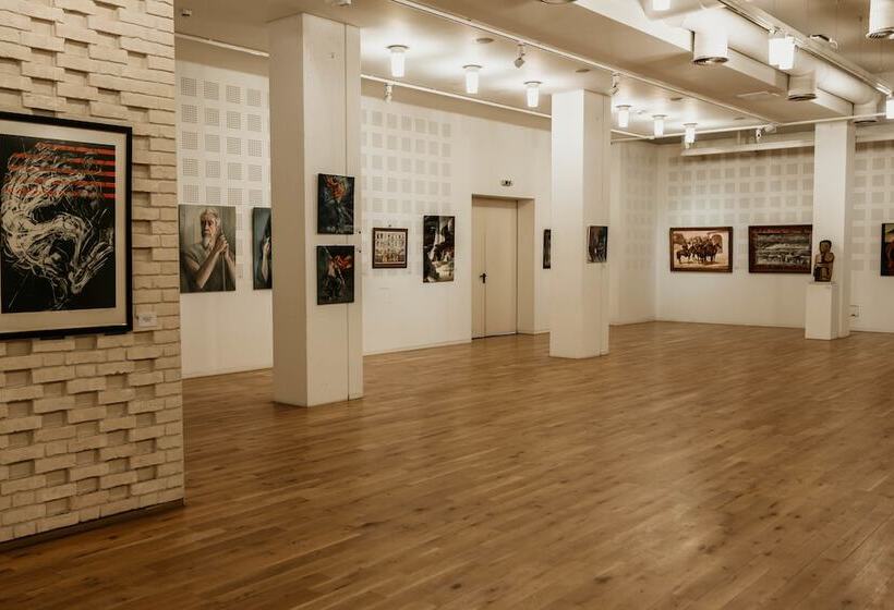 هتل Graffit Gallery Design