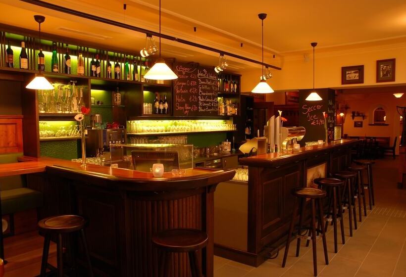 هتل Alpengasthof Grüner