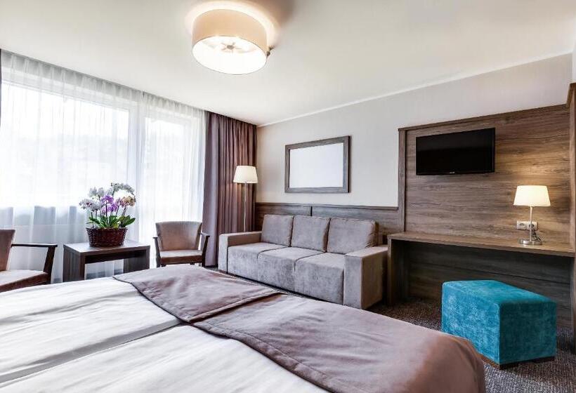 هتل Konradówka Wellness & Spa   300 Metrów Do Centrum