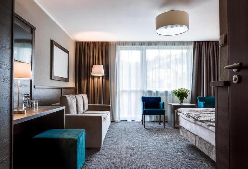 هتل Konradówka Wellness & Spa   300 Metrów Do Centrum