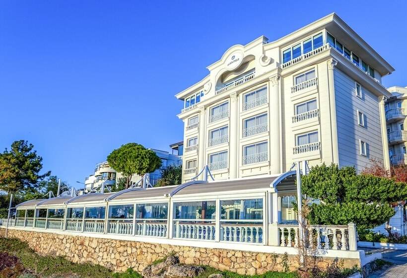 La Boutique Hotel & Suites