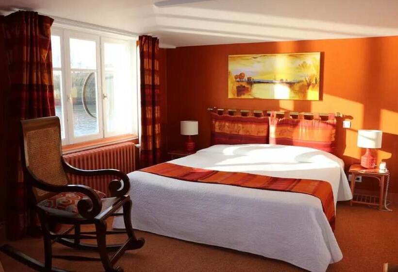 ホテル La Chaîne D Or