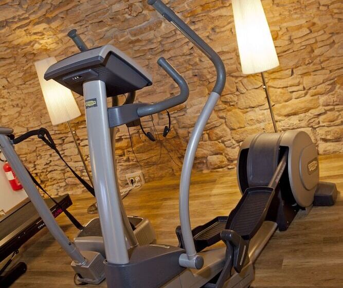هتل Le Place D Armes   Relais & Châteaux