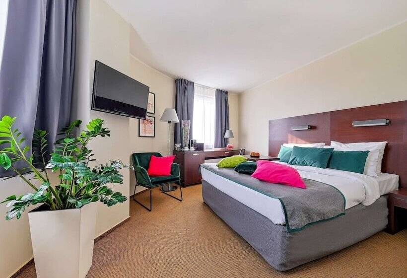 هتل Mercure Warszawa Airport