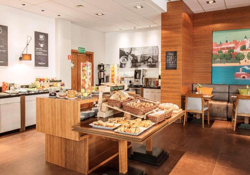 هتل Mercure Warszawa Airport