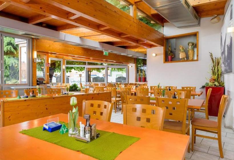 هتل Frühstückspension Meyer, Familie Orthacker