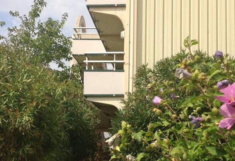 בית מלון כפרי Premiere Classe Salon De Provence