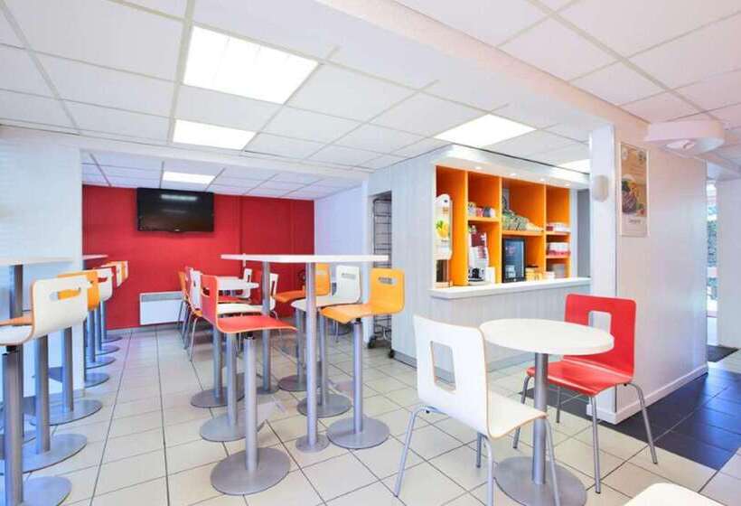 בית מלון כפרי Premiere Classe Toulouse Sesquières