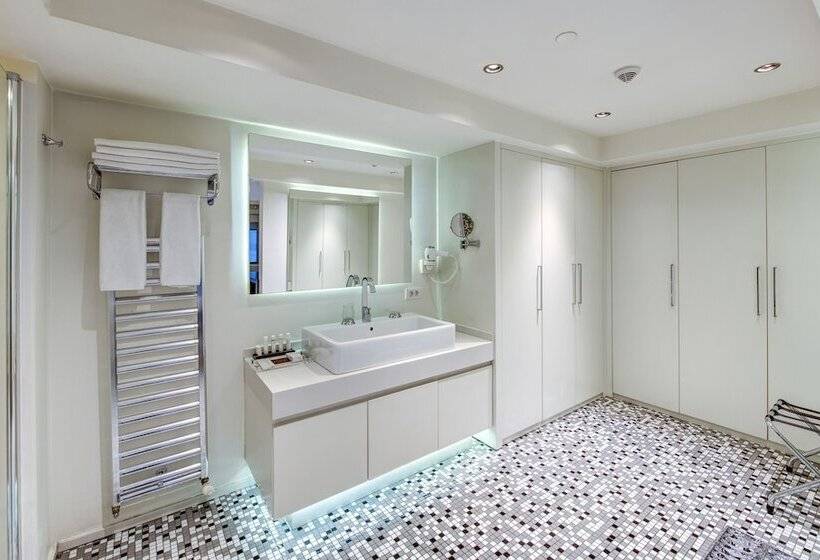 ホテル The Elysium Taksim