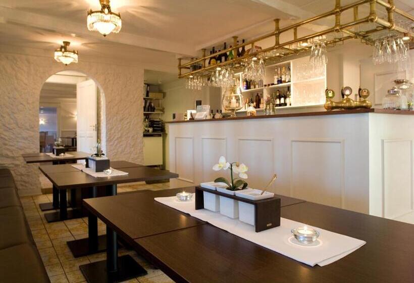 בית מלון כפרי Tyrstrup Kro