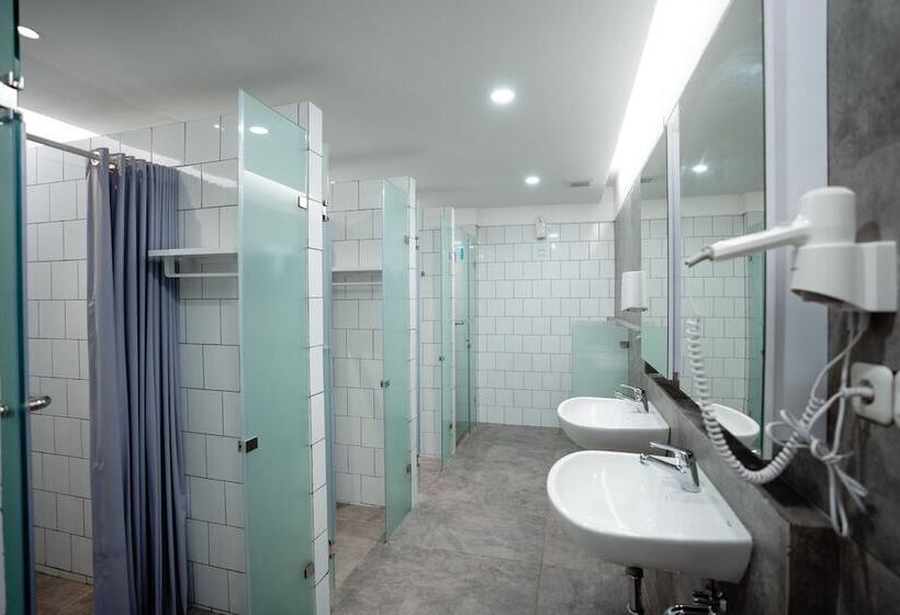 هاستل Bobopod Kota Lama, Semarang
