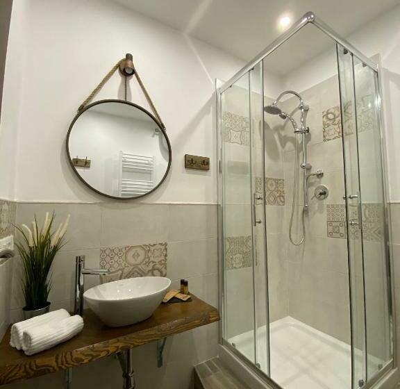 تختخواب و صبحانه La Corte Segreta Tivoli