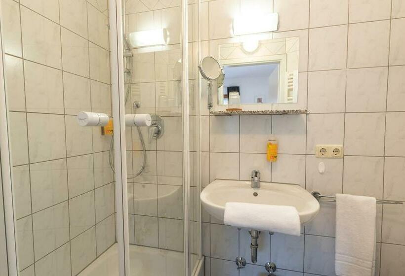 بنسيون Ammergau Lodge