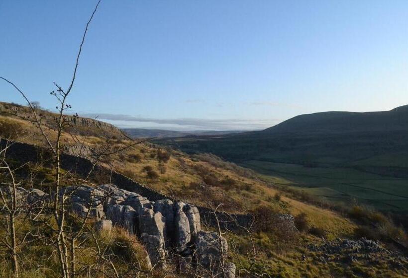 بنسيون Dalecote Barn Bed & Breakfast