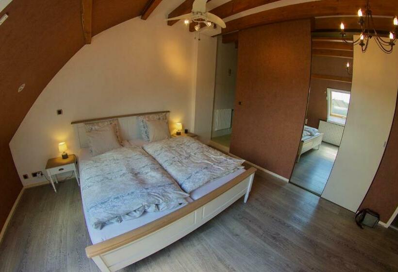 ベッドアンドブレックファースト Au Lavoir Du Serein La Billaude Et La Langouette