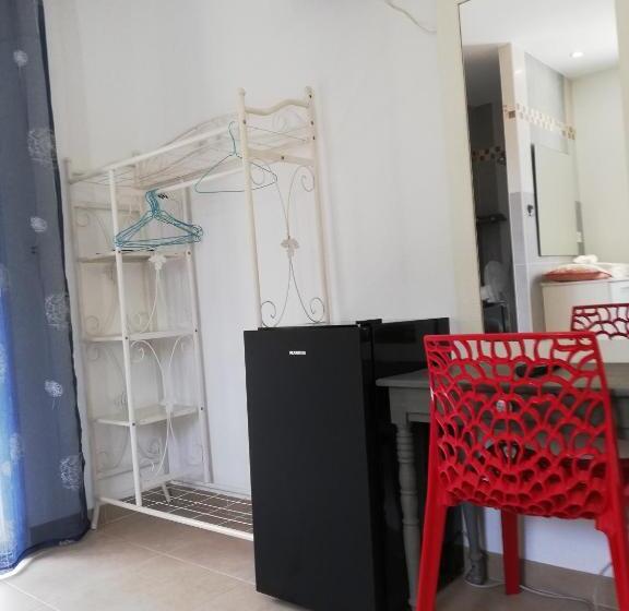 住宿加早餐  Chambre Hôtes Jacuzzi Climatiseur Provence