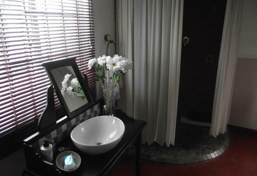 ベッドアンドブレックファースト Lavender Rose