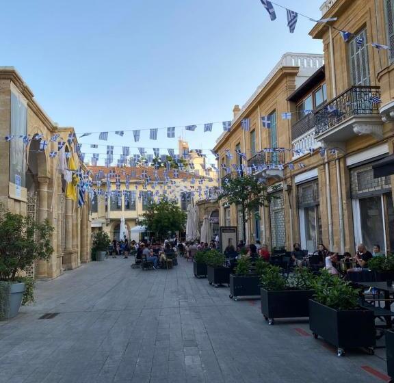 پانسیون Unique Studios Phaneromenis 41   Down Town Nicosia