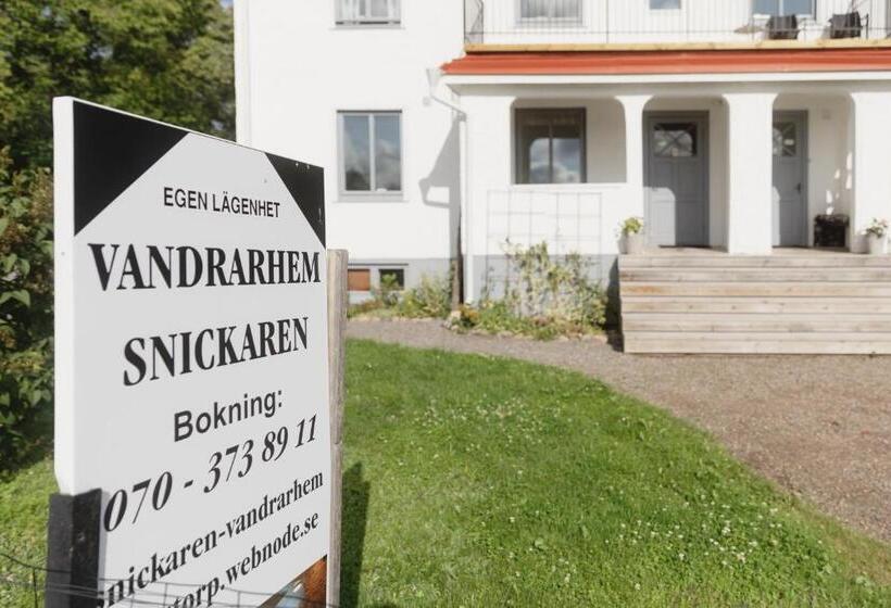 Snickaren Vandrarhem I Grästorp   Egen Lägenhet   Own Apartments