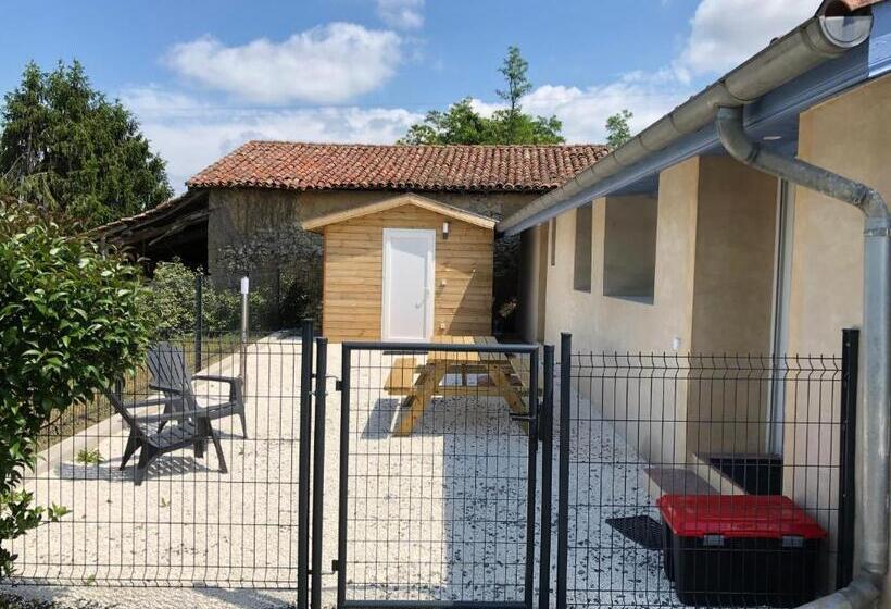 민박 La Petite Ferme De Pouillon   Parc Animalier   Aire De Loisirs