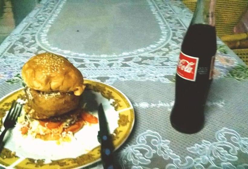 پانسیون Nias Kristov Surf Camp